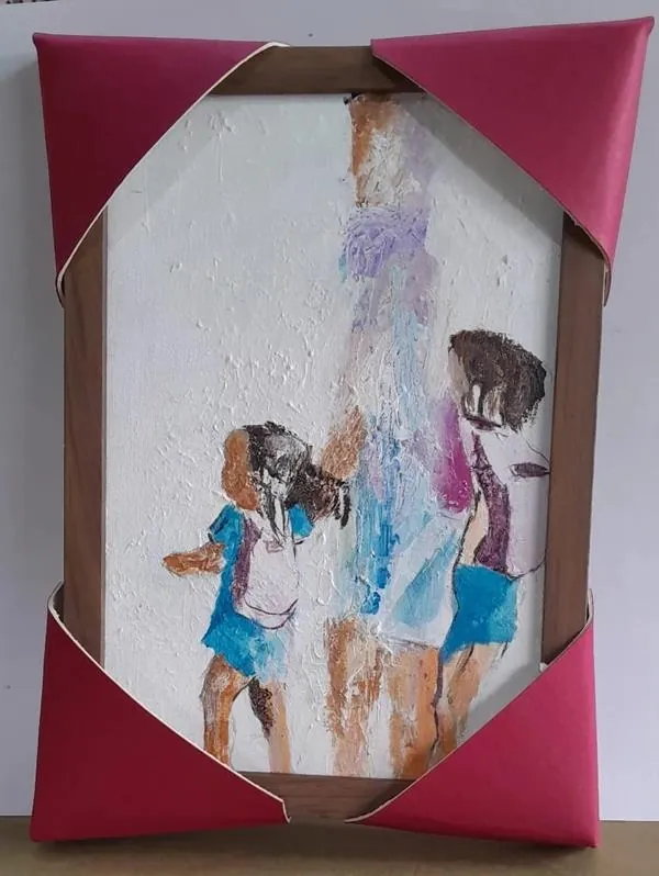Quadros e molduras expostos na loja da GJ Molduraria em Santos