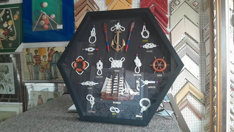 Quadros decorativos e mapas emoldurados sob medida em Santos