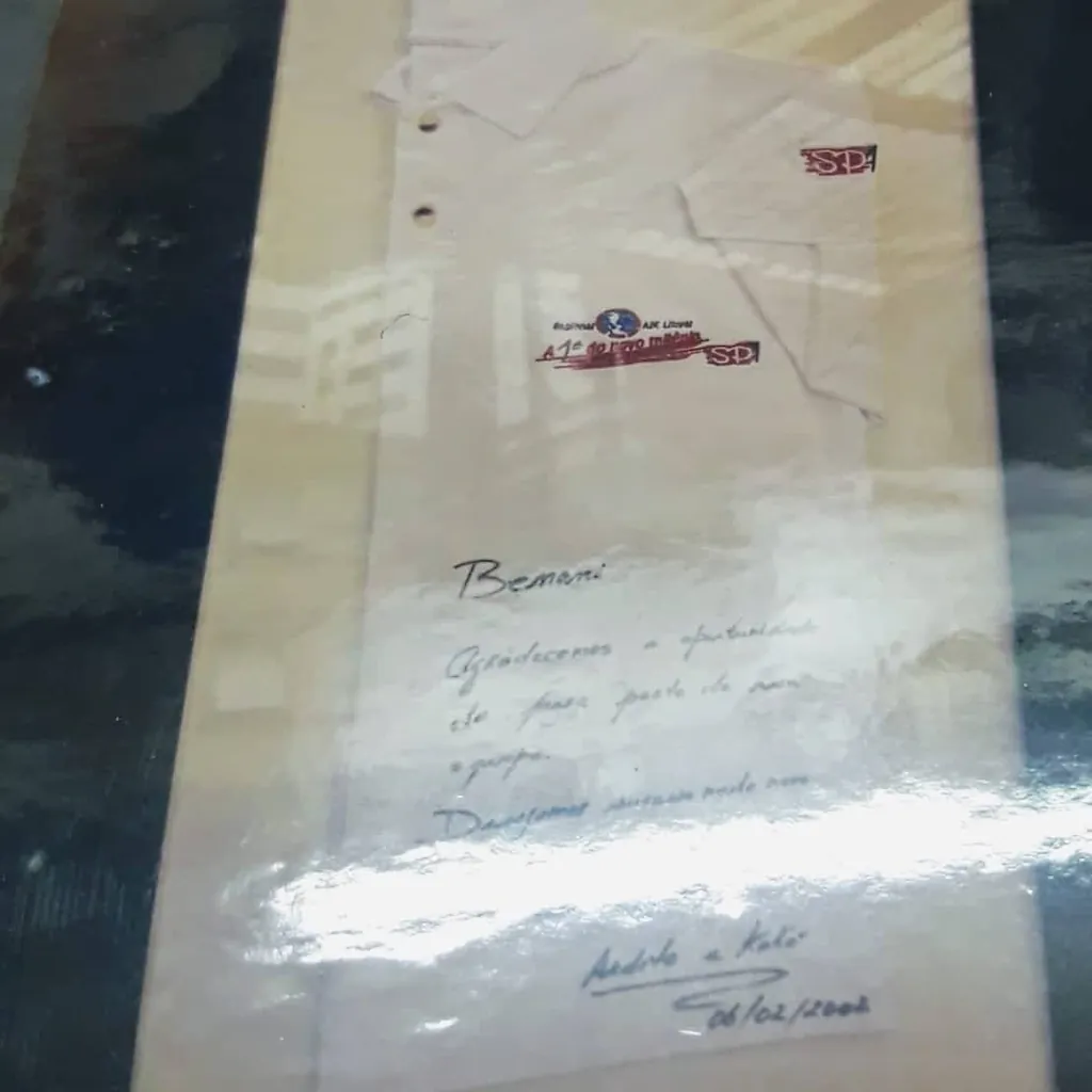 Quadros decorativos e mapas emoldurados sob medida em Santos
