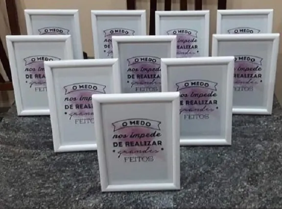 Montagem de quadros em caixa (box) na GJ Molduraria