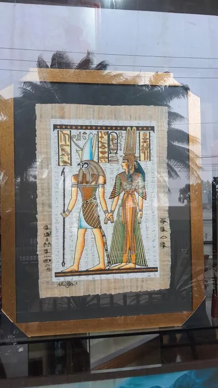 Montagem de quadros em caixa (box) na GJ Molduraria