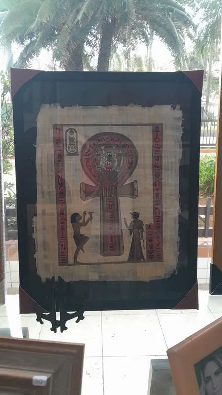 Montagem de quadros em caixa (box) na GJ Molduraria