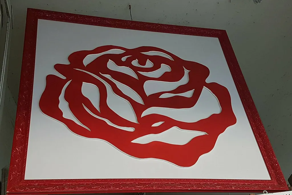 Montagem de quadros em caixa (box) na GJ Molduraria