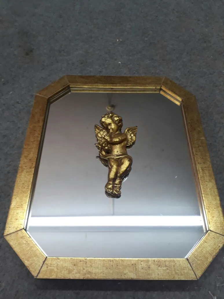 Montagem de quadros em caixa (box) na GJ Molduraria